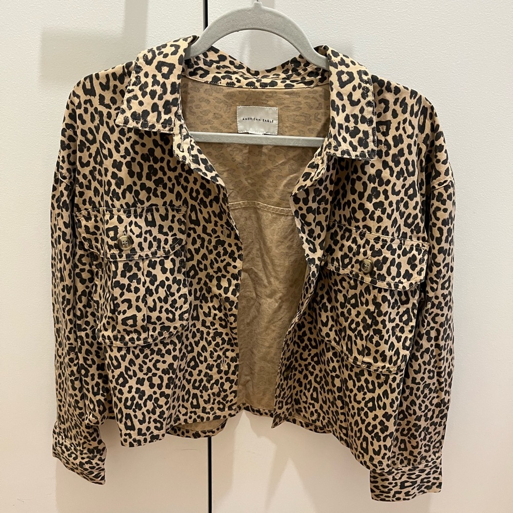 American Eagle cropped jacket. Size large.